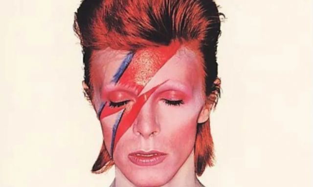 Μοναδικό χειρόγραφο του David Bowie με το τραγούδι Starman πουλήθηκε στη μακρινή Τασμανία