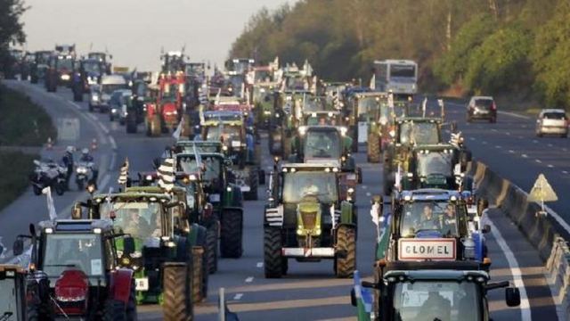 Όλοι οι δρόμοι κλειστοί επ΄αόριστον και κάθοδος  με τρακτέρ στην Αθήνα