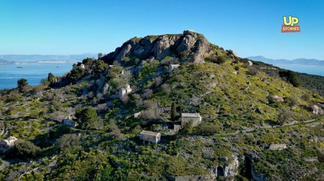 Δείτε που βρίσκεται ο άγνωστος Μυστράς του Σαρωνικού με τις 365 εκκλησίες - BINTEO