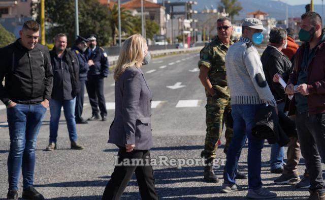 Στυλίδα: Οι αγρότες έκλεισαν συμβολικά την παλαιά εθνική οδό
