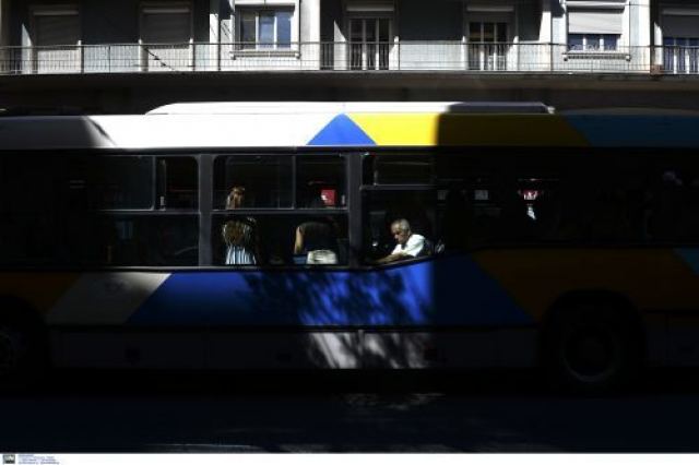 Λεωφορείο του ΟΑΣΑ έπεσε σε κολώνα στα Λιόσια - Πέντε τραυματίες