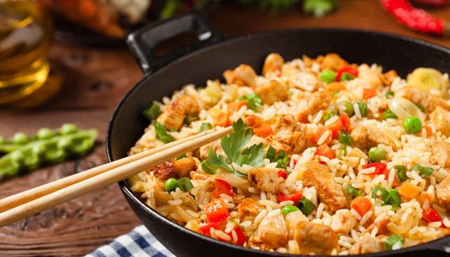 Το «σύνδρομο του τηγανητού ρυζιού» και ο θάνατος 20χρονου που έφαγε μακαρόνια πέντε ημερών που «φρικάρει» το TikTok