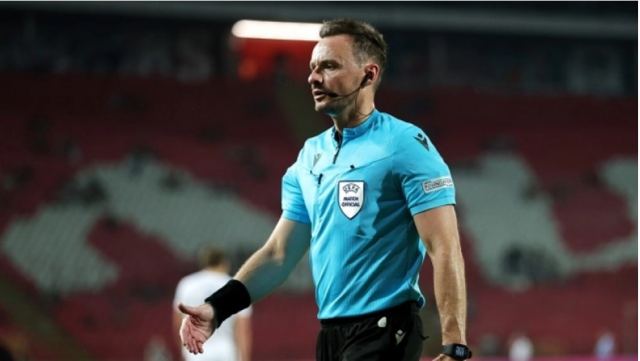 ΑΕΚ-Άρης: Μεθυσμένοι οι Πολωνοί διαιτητές, προπηλάκισαν ταξιδιώτες στο «Ελ. Βενιζέλος» και είναι άφαντοι