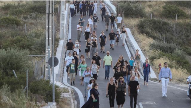 Ρίγη συγκίνησης στην τελετή μνήμης για τέσσερα χρόνια από τη φονική φωτιά στο Μάτι