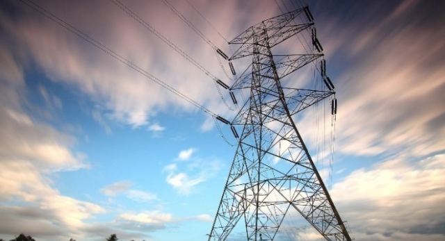 ΑΠΕ και καλός καιρός βοηθούν στη συγκράτηση των ενεργειακών τιμολογίων