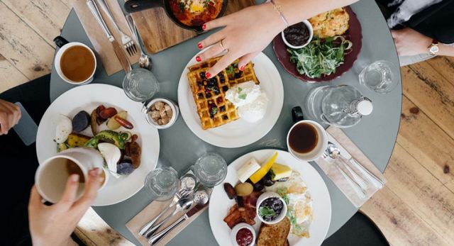 Αυτή είναι τελικά η καλύτερη ώρα της ημέρας για να τρώμε πρωινό