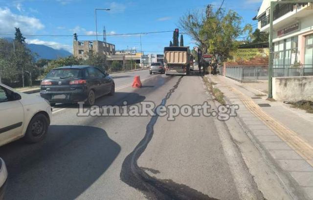 Γέμισε ο δρόμος λάδια στη Νέα Μαγνησία Λαμίας (ΦΩΤΟ)