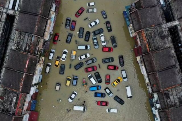 Στα 72 δισ. δολάρια οι ζημιές από τις φυσικές καταστροφές παγκοσμίως