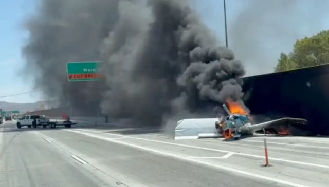 Βίντεο που κόβει την ανάσα: Αεροσκάφος προσγειώνεται σε αυτοκινητόδρομο με κίνηση στην Καλιφόρνια!