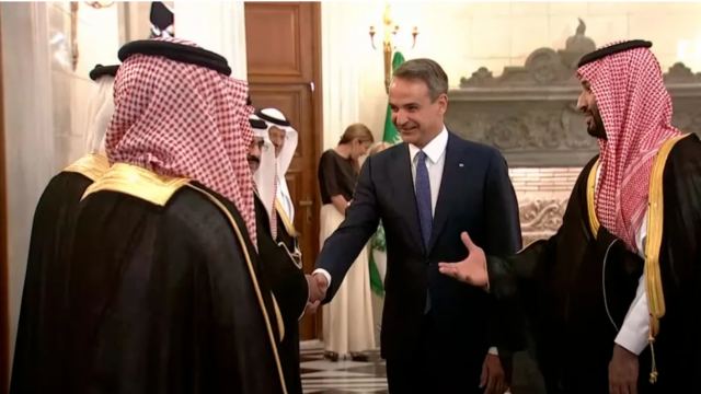 Αυτή την ώρα η συνάντηση Μητσοτάκη με τον πρίγκιπα Μπιν Σαλμάν της Σαουδικής Αραβίας