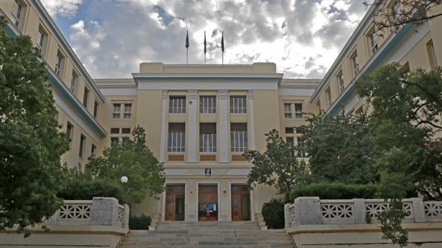 ΑΣΟΕΕ: Ψάχνουν μάρτυρες και κινητά για να βρουν τους 20 κουκουλοφόρους που ξυλοκόπησαν τον καθηγητή