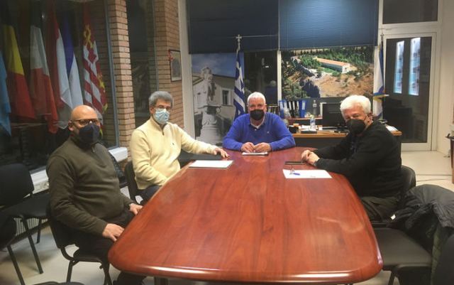 Συζήτηση με επί-κεντρο τη Λαμία