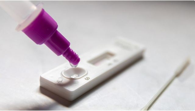 Κορωνοϊός – Omicron: Να τι θα δείξει το self test την 5η ημέρα της καραντίνας