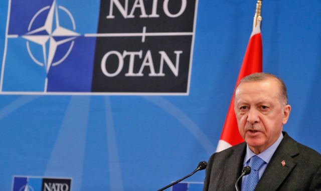 Ένταξη Φινλανδίας και Σουηδίας στο ΝΑΤΟ: Τι ανταλλάγματα θα ζητήσει ο Ερντογάν για να δώσει το πράσινο φως