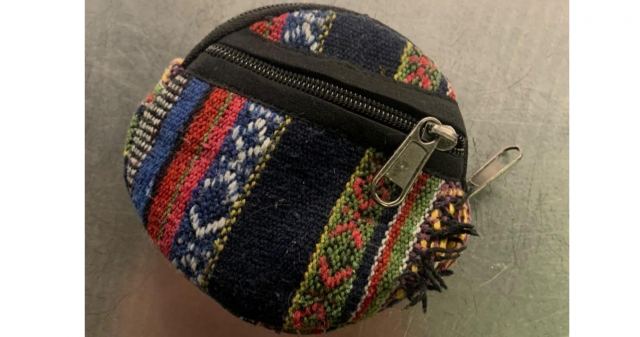 Μήπως χάσατε το πορτοφολάκι της φωτογραφίας