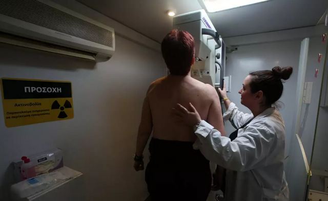 Πρόγραμμα «Φώφη Γεννηματά»: Σήμερα τα πρώτα SMS για δωρεάν μαστογραφία