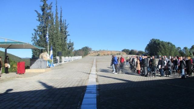 Το ΚΚΕ και η ΠΕΑΕΑ - ΔΣΕ τίμησαν την επέτειο για την ανατίναξη της γέφυρας Γοργοποτάμου