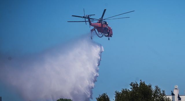 Φωτιά στο Μαρούσι: Η πυρκαγιά ελέγχθηκε σε 17 λεπτά (Βίντεο)