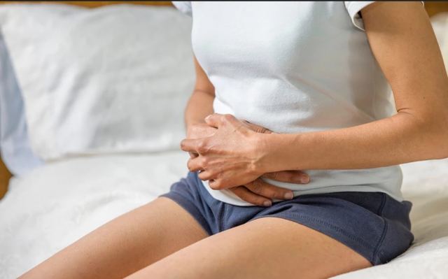 Αφαίρεσαν ολόκληρο κινητό από στομάχι 18χρονης – Ο απίστευτος λόγος που το κατάπιε