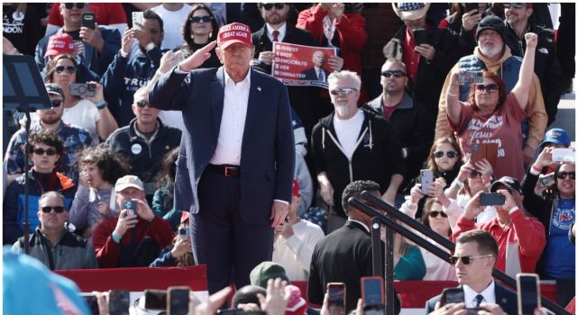 Ντόναλντ Τραμπ: Προκλητικός σε ομιλία στο Οχάιο - Αν δεν εκλεγώ, θα γίνει μακελειό στη χώρα
