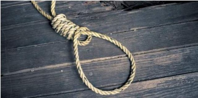 Σοκ: Απαγχονίστηκε 30χρονη στο σπίτι της