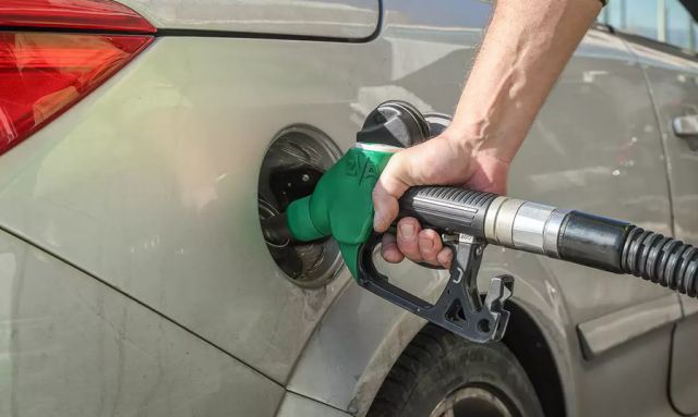 Καύσιμα: Έρχεται νέος κύκλος αυξήσεων μετά το άλμα του πετρελαίου στα 120 δολάρια το βαρέλι