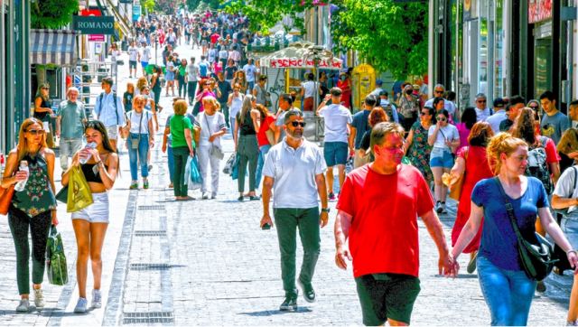 Οmicron 4 και 5: Οι υποπαραλλαγές που «σηκώνουν» το θερινό κύμα και οι 5 λόγοι που φοβίζουν τους ειδικούς