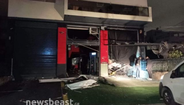 Έκρηξη σε πλυντήριο αυτοκινήτων στη Γλυφάδα - Ανήκει σε γνωστό επιχειρηματία, σύζυγο μοντέλου