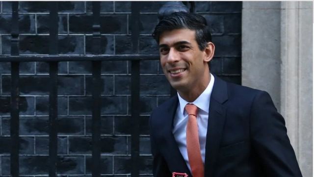 Και επίσημα υποψήφιος για την πρωθυπουργία της Βρετανίας ο πρώην ΥΠΟΙΚ που «έσυρε» τον χορό των παραιτήσεων