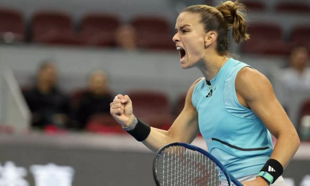 Μαρία Σάκκαρη - Σινγιού Γουάνγκ 2-1: Πήρε δύσκολη νίκη και μένει στο κυνήγι για τα WTA Finals