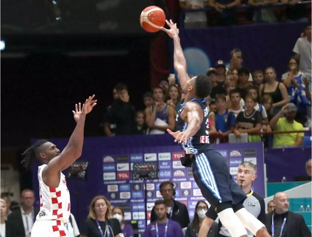 Γιάννης Αντετοκούνμπο: Η απίστευτη τάπα που τρέλανε τον μπασκετικό πλανήτη και ο φοβερός πανηγυρισμός του Θανάση