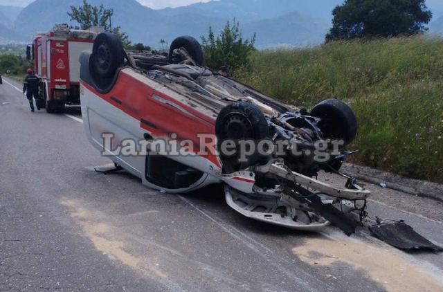 Ανατροπή οχήματος στην εθνική οδό Θερμοπυλών - Άμφισσας
