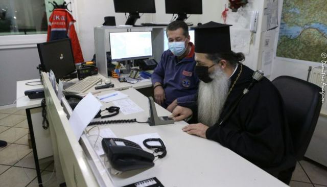 Συμεών: Ευχές από τον ασύρματο στους διασώστες του ΕΚΑΒ - Δείτε ΒΙΝΤΕΟ και ΦΩΤΟ