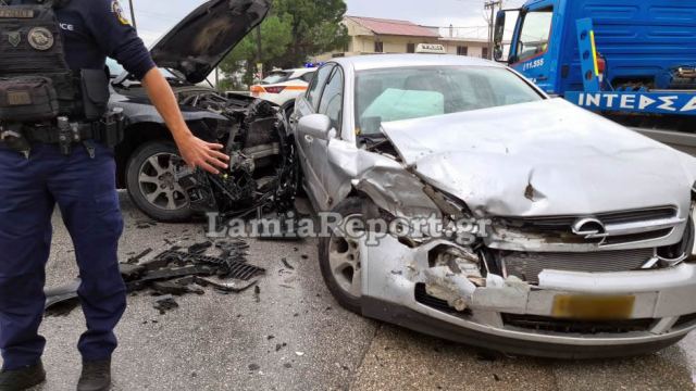 Λαμία: Τροχαίο στην είσοδο της πόλης (ΒΙΝΤΕΟ-ΦΩΤΟ)