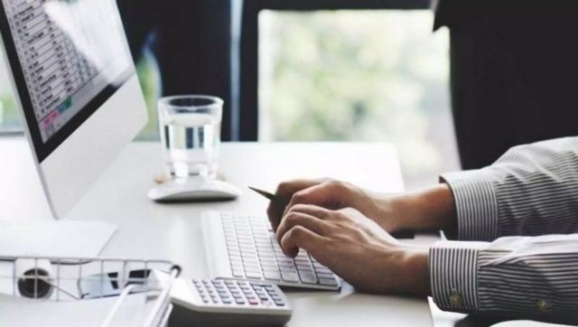 Τέλος η τηλεργασία σε δημόσιο και ιδιωτικό τομέα