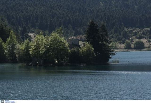 Η εκδρομή στη λίμνη Δόξα που κατέληξε σε τραγωδία: Άναψε καμινέτο μέσα στο αυτοκίνητό του για να ζεσταθεί και πέθανε