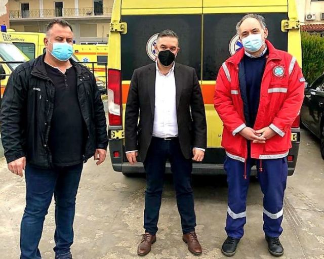 Ο Θέμης Χειμάρας κοντά σε αυτούς που είναι στις επάλξεις και τις γιορτινές ημέρες